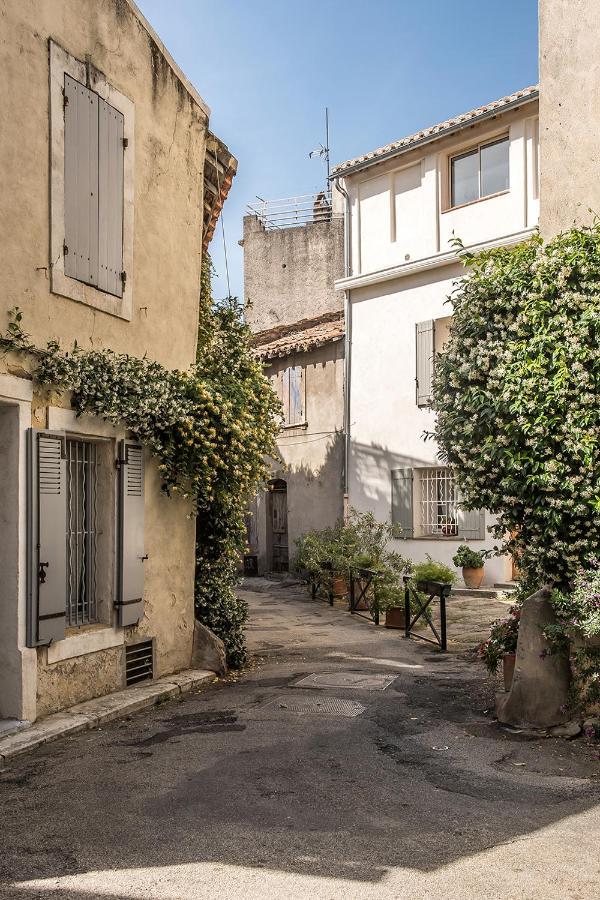 ARLES Maison petite Roquette et garage Extérieur photo